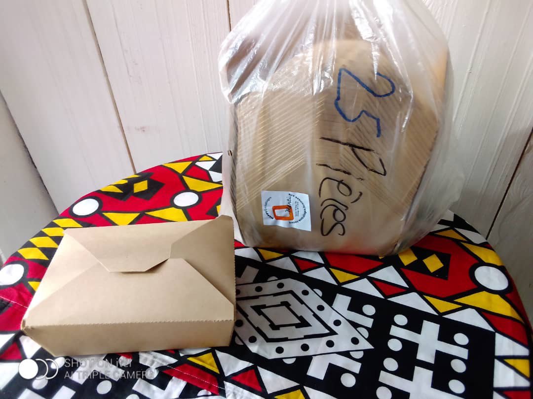 Lunchbox à fermeture croisillon · 2 000 ml · Kraft